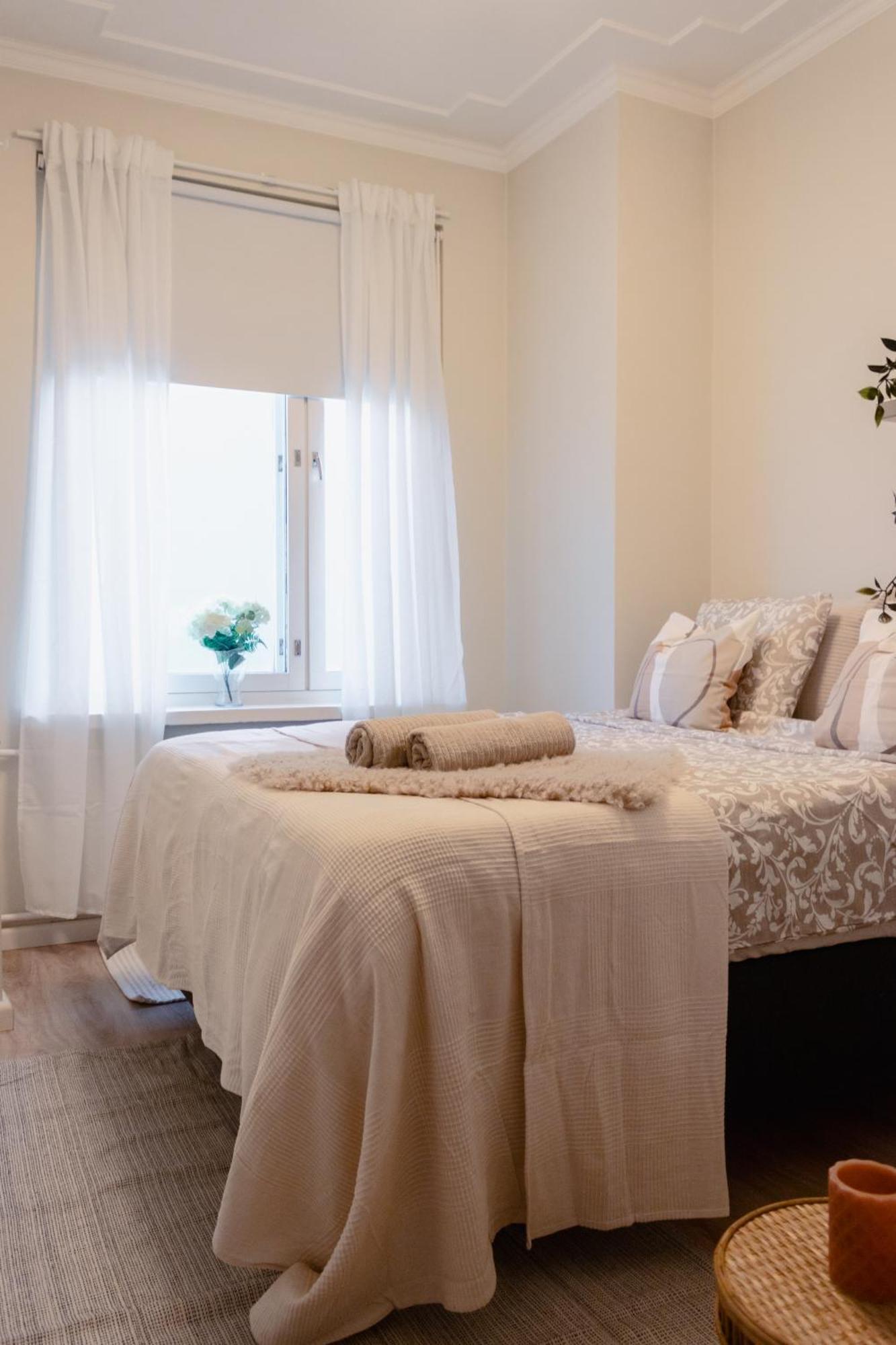Modern Boho Charm In Kallio, Walk To Center Apartment *