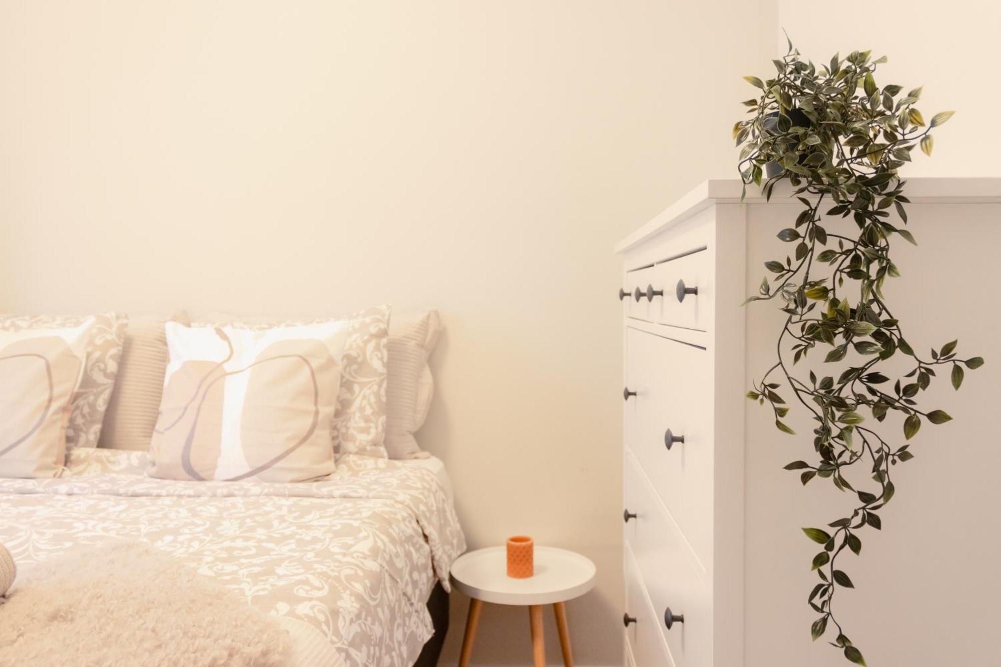 Apartment Modern Boho Charm In Kallio, Walk To Center Helsinki