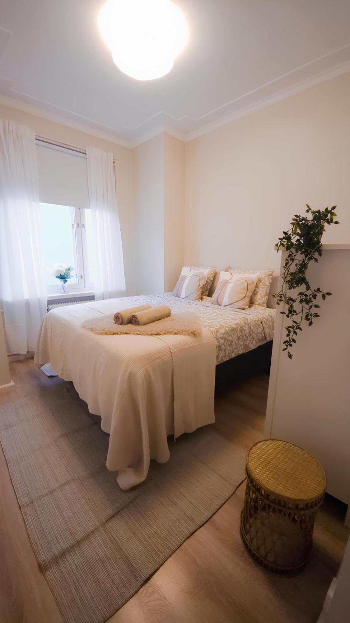 Modern Boho Charm In Kallio, Walk To Center Apartment *